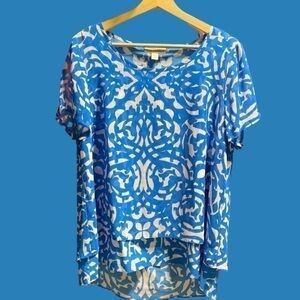 DANA Buchman gorgeous blue & white top